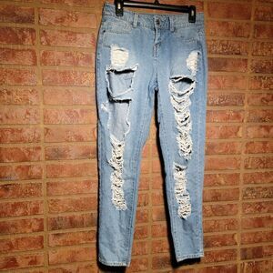 Women’s Hot Kiss High Rise Skinny Jeans Destroyed size 6